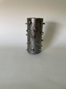 Váza- čepová hlava